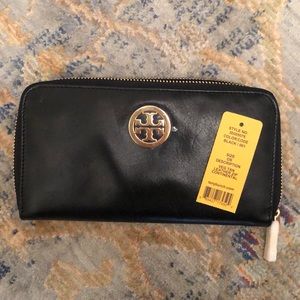 New Tory Burch Black Leather Wallet